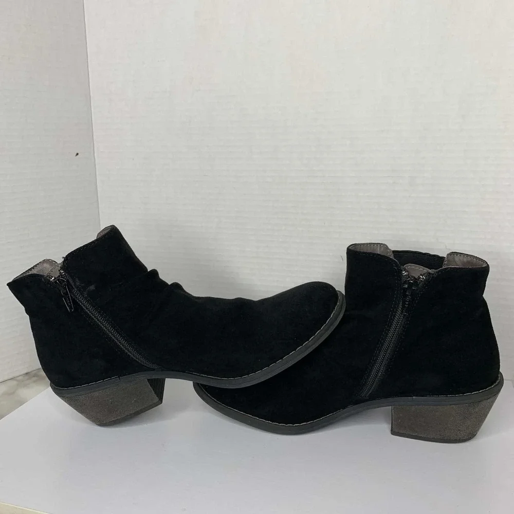 EuroSoft Adeah Black Ruched Ankle Bootie Size 8.5M